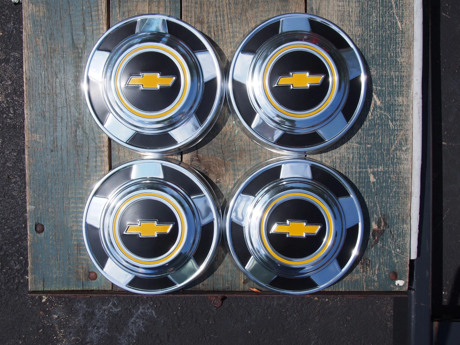 (4) OEM 1973-1987 Chevy Pickup Truck Squarebody Dog Dish Hubcaps C10